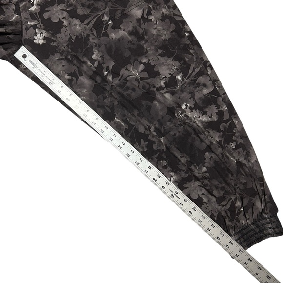 ATHLETA Savannah Jogger in Lumen Floral Black / Gray Lightweight 798622 sz 12P - Picture 5 of 9